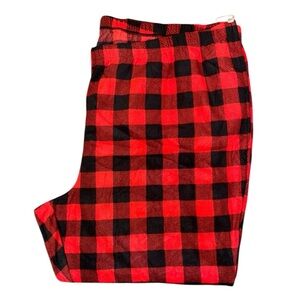 Woman’s plus size fleece plaid sleep pants